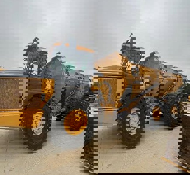 2021 DEERE 460E II (10565) $270,000